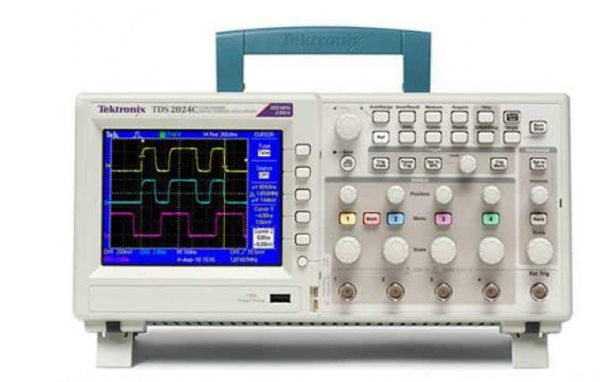 اسیلوسکوپ دیجیتال 100 مگاهرتز 4کانال TEKTRONIX-TDS-2104C